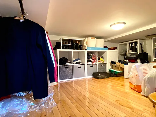 Rented by Harris Philip NYC | media 41