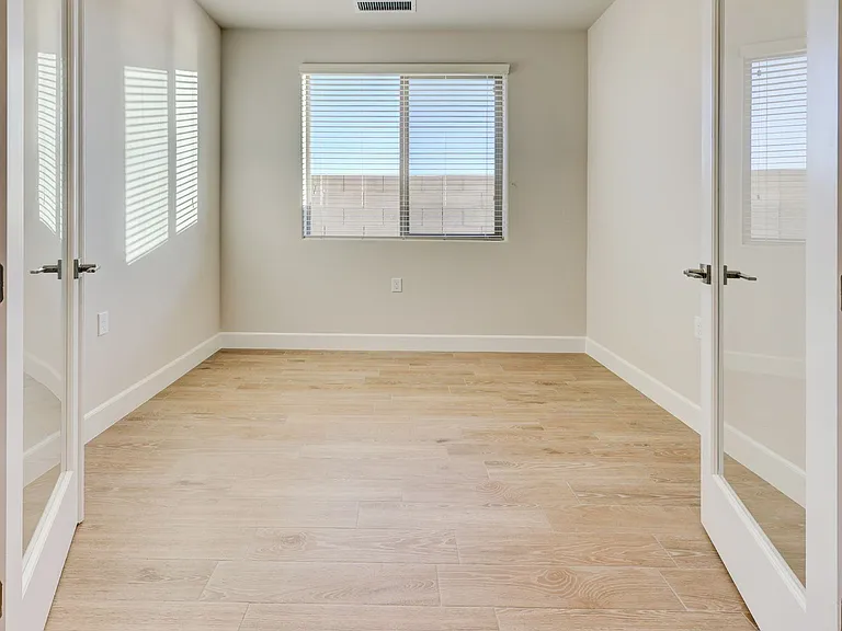 8660 N Haring Dr — Photo 3