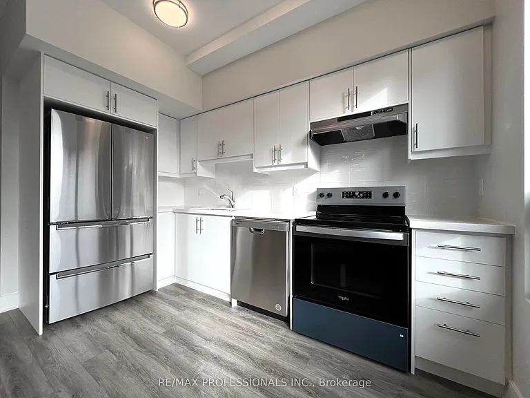 62 Dixfield Dr #102 — Photo 10