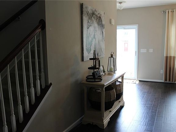 3rd image of 12 Skylark Ln
