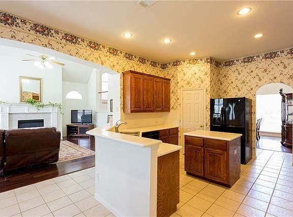 4th image of 3109 Deep Springs Dr