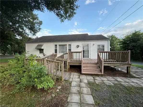 200 Mebane St, Stoneville, NC 27048