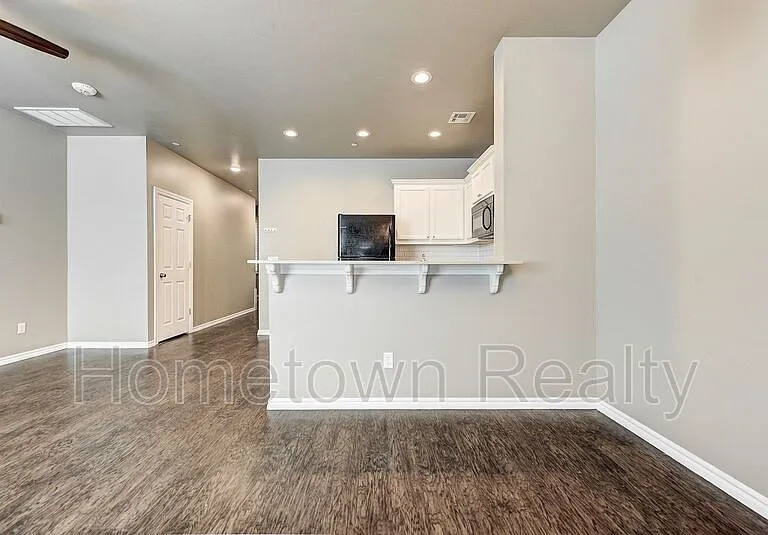 788 SW 13th St — Photo 15