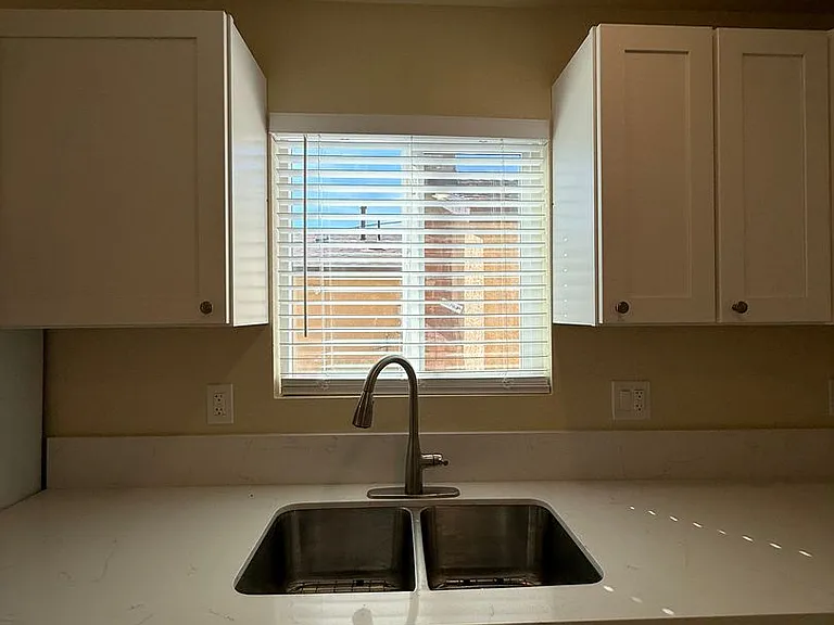 1215 Mira Flores Dr — Photo 12