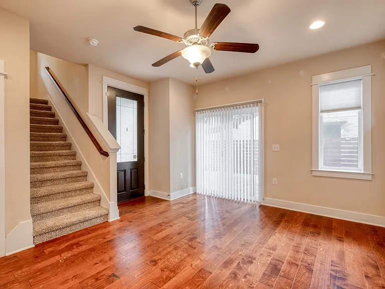 1912 Haskell St #2 — Photo 8