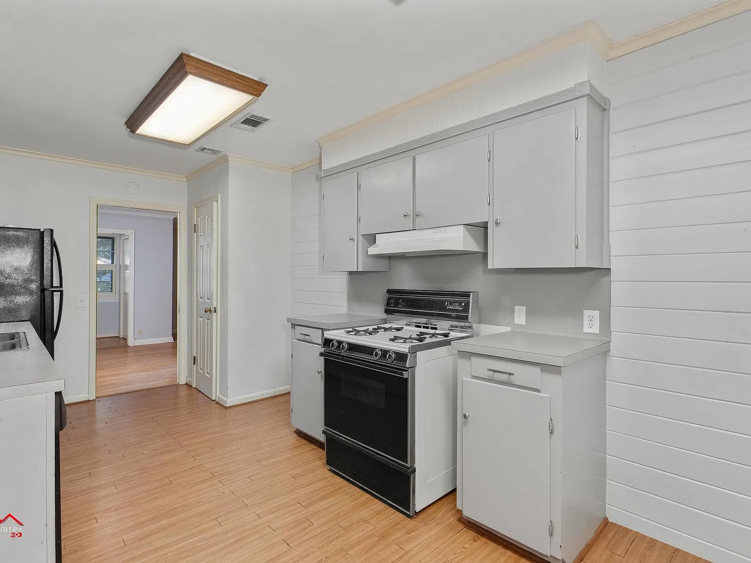 471 Arthur Ave — Photo 3