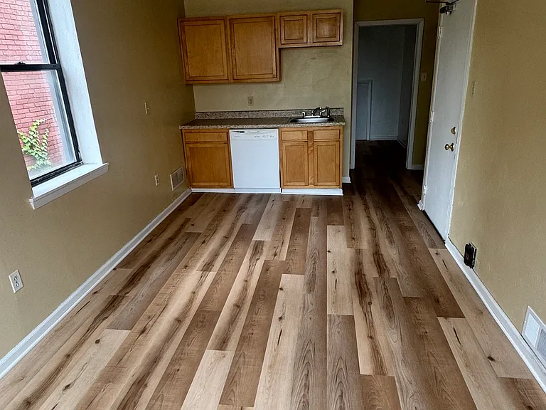 1501 Colwell St #3 — Photo 2