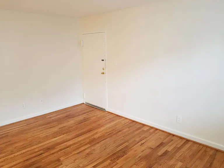 1215 N Quinn Street — Photo 5