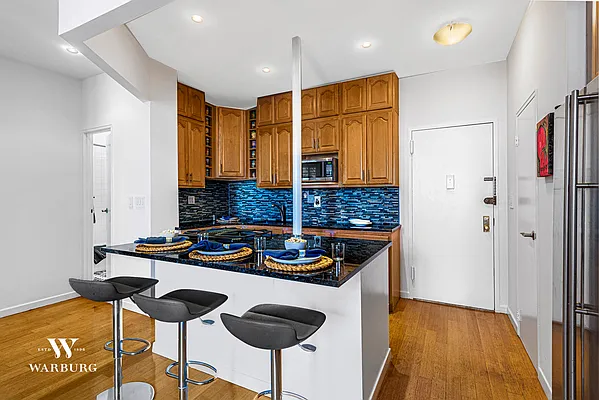 Sold by Warburg | media 3