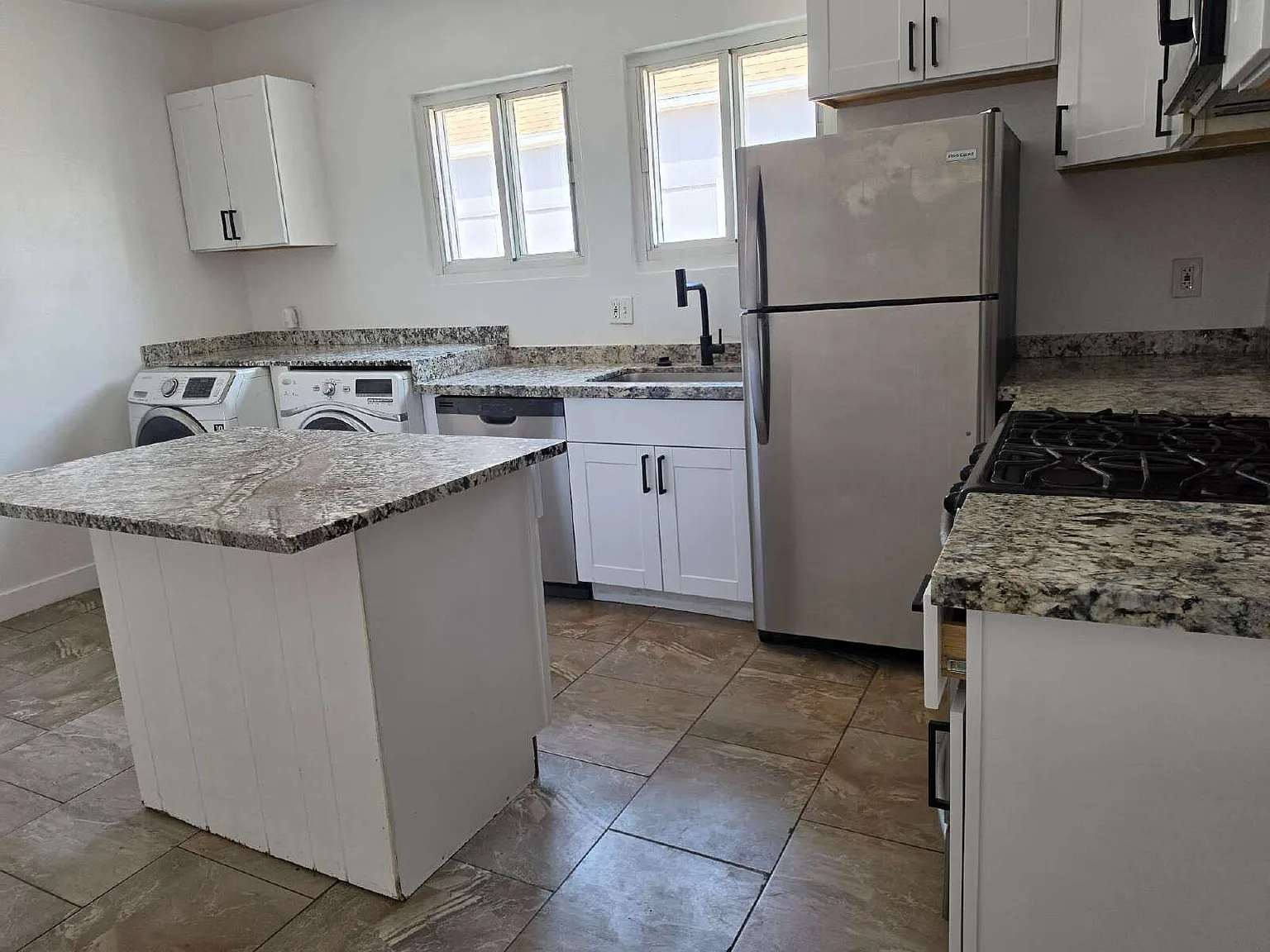 2 bed, 2.0 bath, 760 sqft, $1,695 — Photo 4