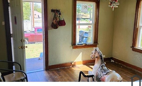 2nd image of 3109 S Lee Ave