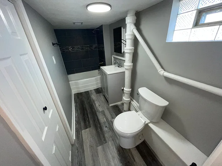 4 Copperfield Ave — Photo 9