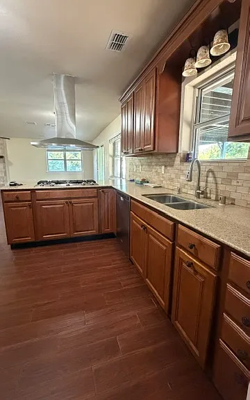 13980 Red Wood Cir S — Photo 8