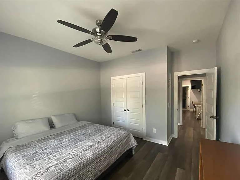 1106 W Gregory St — Photo 27