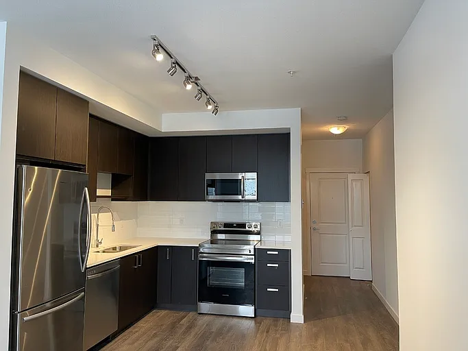 Building Photo - 13623 81a Ave #512