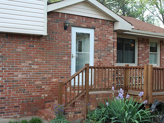 3rd image of 283 Somerset Ct