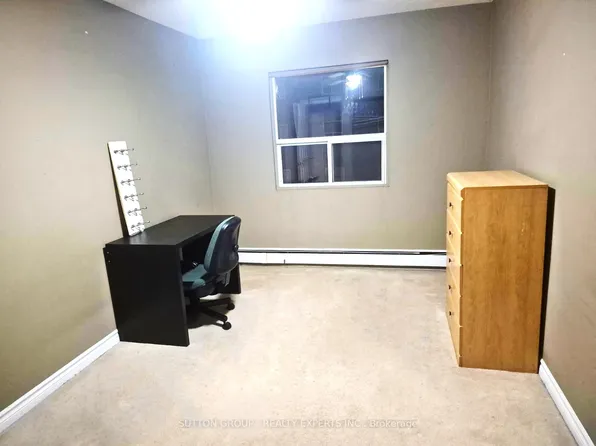 612 Grey St #18, Brantford, ON N3S 4Y1