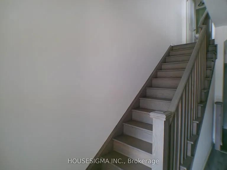 132 Turnberry Ln — Photo 5
