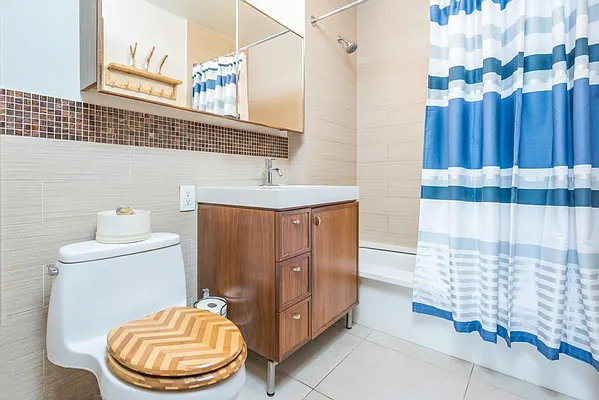 Sold by Modern Spaces | media 5