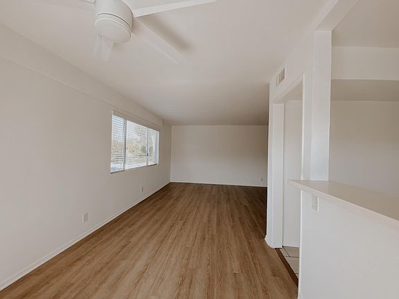 5th image of 14315 Moorpark St APT 203