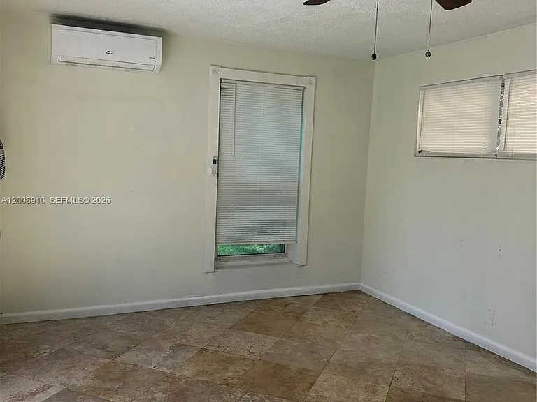 1422 Wiley St — Photo 13