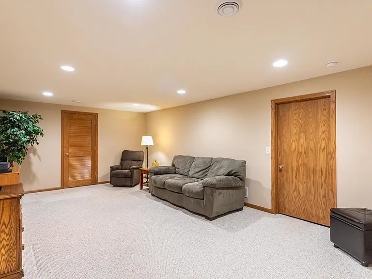 878 Sky Ridge Dr — Photo 18
