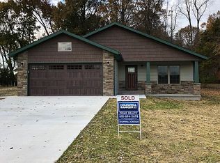 318 N Whitney Ln, Marion, IL 62959