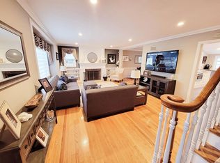 14 Stevens Ave, Merrick, NY 11566