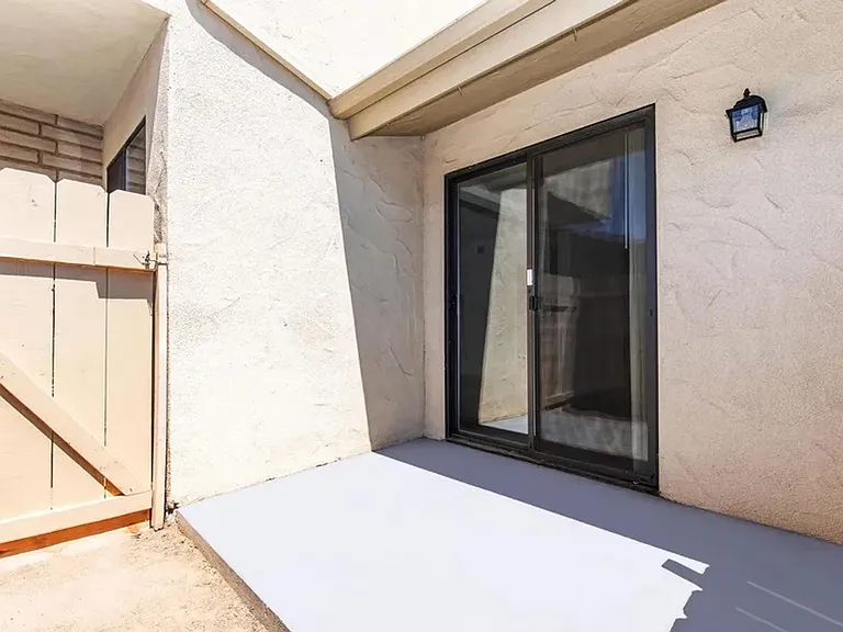 7178 N Jackson Ave — Photo 33