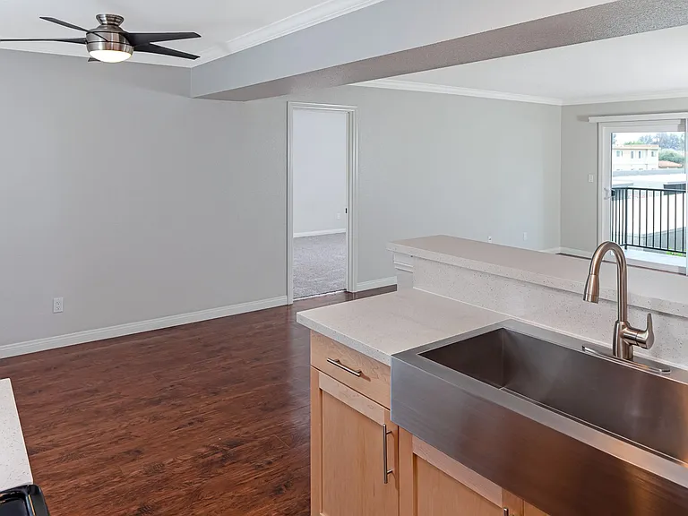 Beachwood Apartments — Photo 31