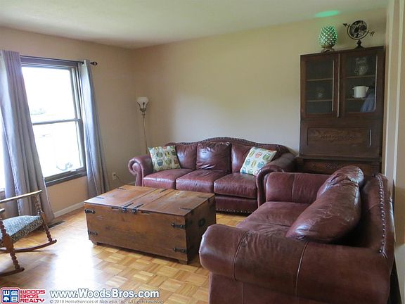 5th image of 930 Carriage Way #7
