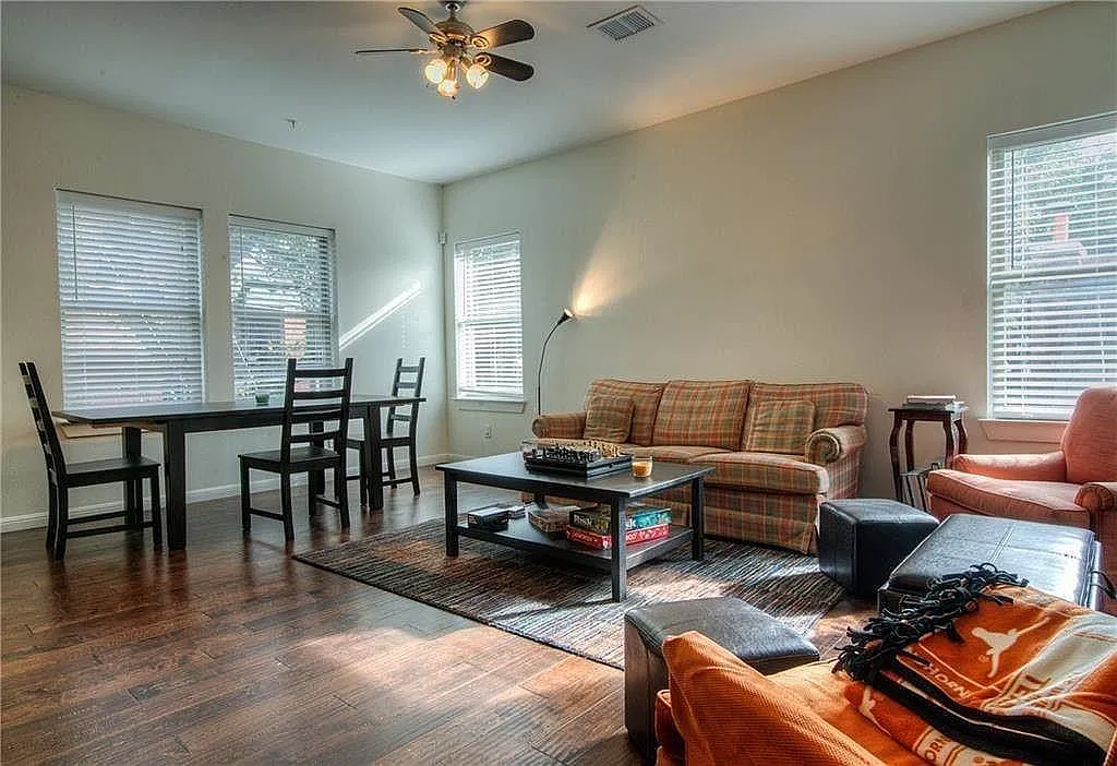 2708 San Pedro St — Photo 3