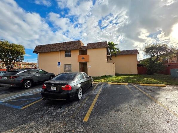 810 SW 129th Pl APT 206