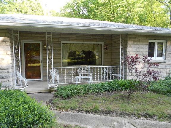 2nd image of 660 Oak Dr