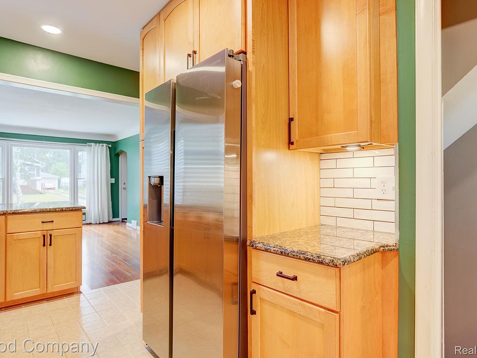 1024 Wyandotte Ave, photo 12