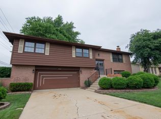 412 E Juniper Dr, Palatine, IL 60074