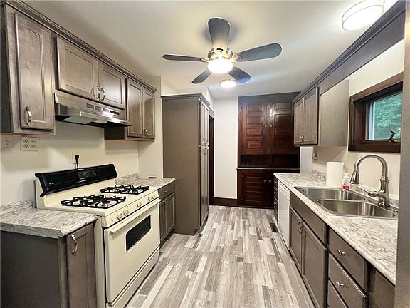 5th image of 333 Forest Grove Ave