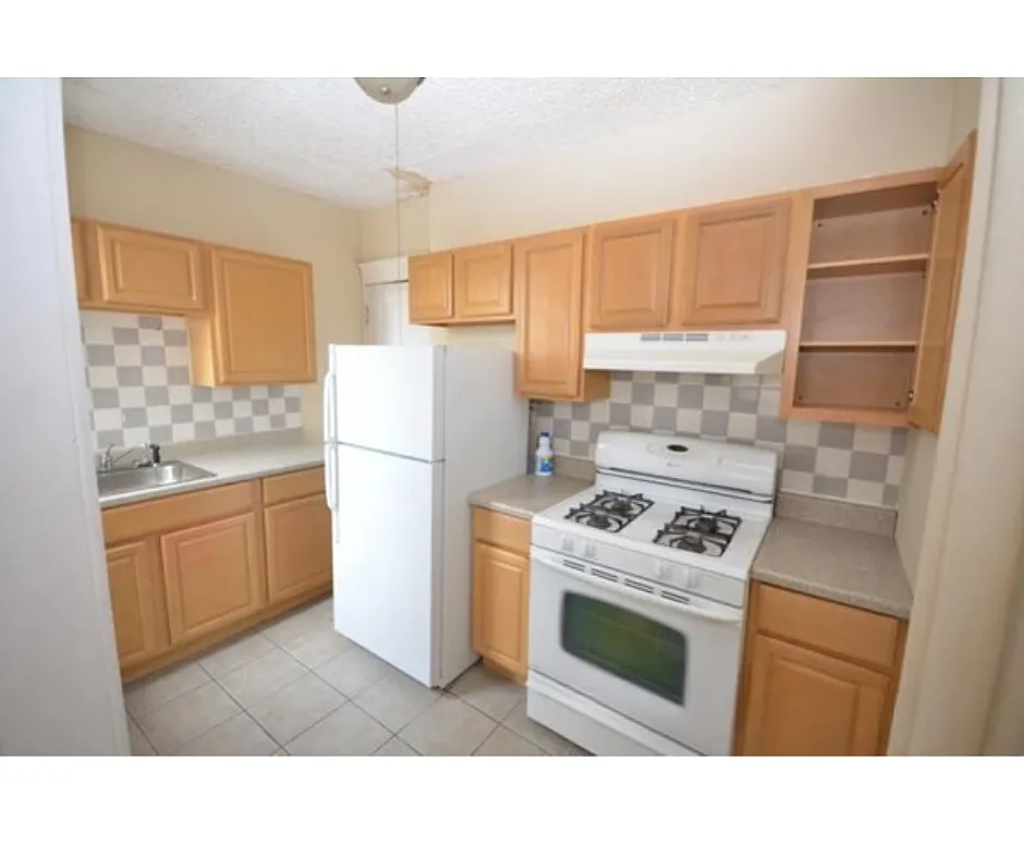 Building Photo - 244 Kelton St #7