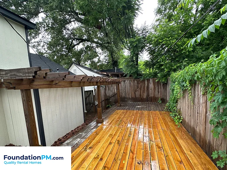 790 S Pkwy E — Photo 19