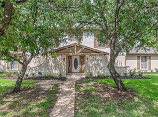 3707 Sweetbriar Dr, Bryan, TX 77802