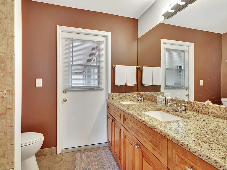 13805 Sheffield St — Photo 26