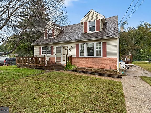 2nd image of 22 Castle Ct