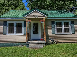 516 Green Acres Dr, Columbia, TN 38401