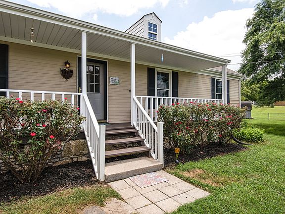2nd image of 511 Meadow Creek Ln