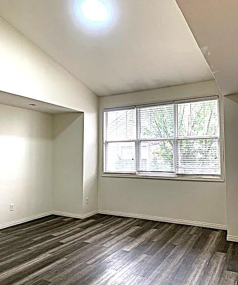 11695 Squiers Blvd — Photo 13