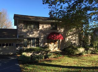 304 Cyprus Ln, Endicott, NY 13760