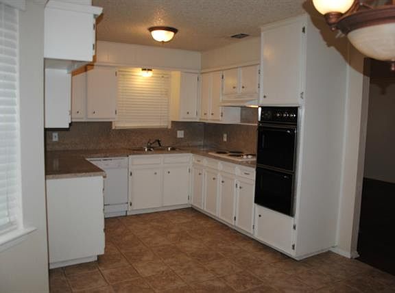 2nd image of 7047 Cleburne Ct