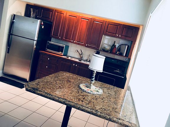 Kitchen and marble kitchenette 