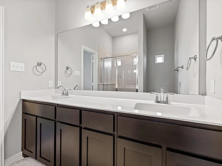 3201 Solana Cir — Photo 2
