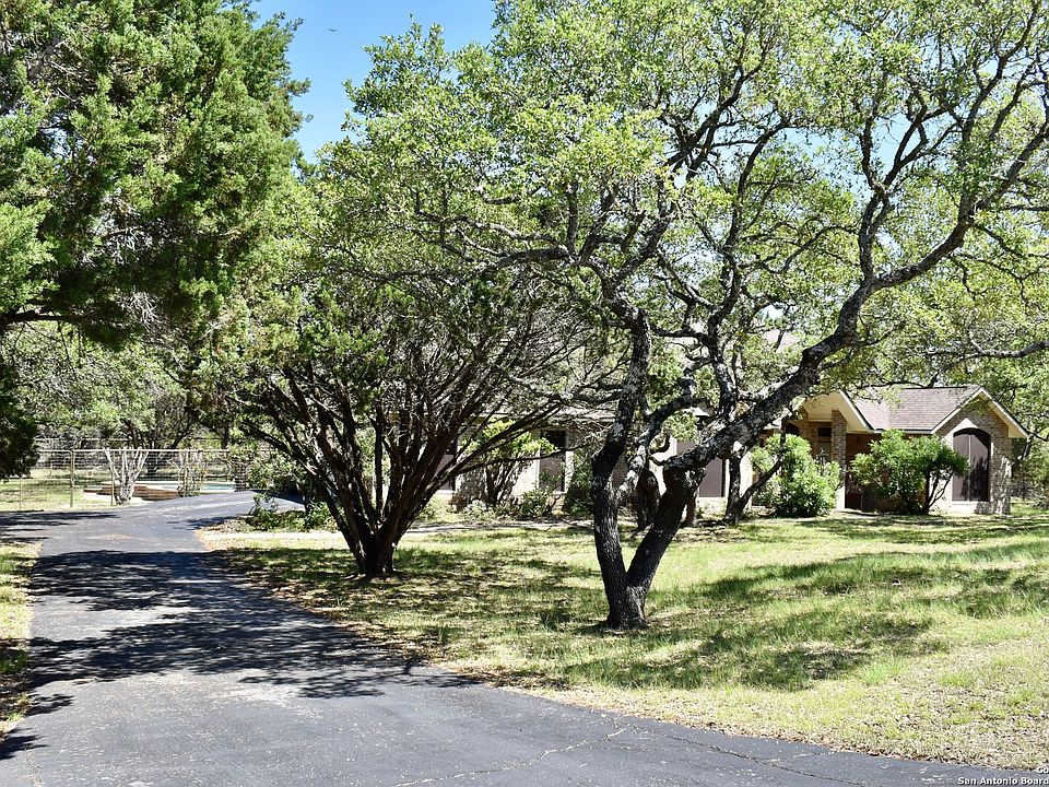 1st image of 421 DRESDEN WOOD DR